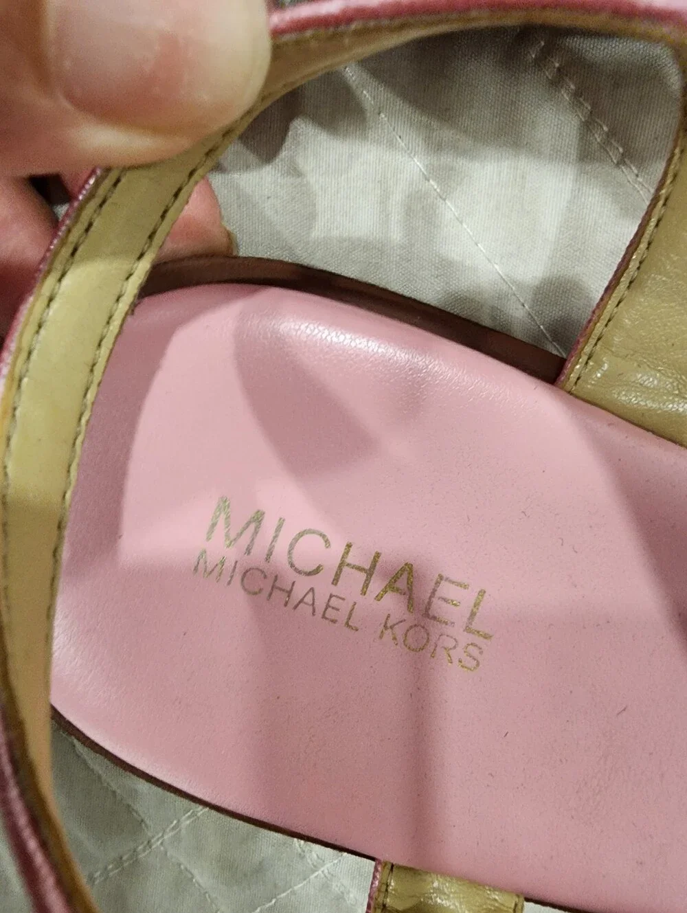 ​Michael Kors Mallory T-Strap Flat Sandals Pink Crosshatch Gold MK Medallion 8